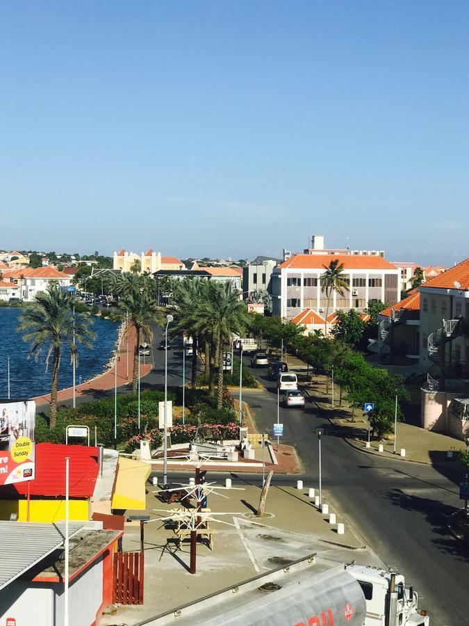 Hotel De Ruyterkade Willemstad Exterior foto