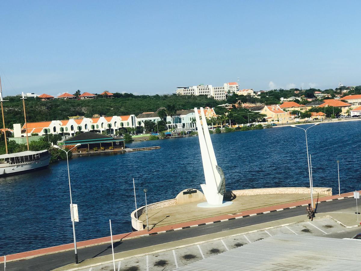Hotel De Ruyterkade Willemstad Exterior foto
